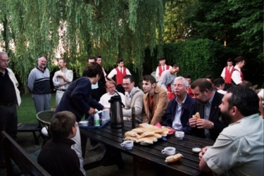 Le Rveil des Francs Arquebusiers par l'harmonie Ste Ccile d'Eben en juillet 2005 chez Alain Woolf empereur